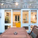 Notting Hill 2-Bedroom Maisonette With Terrace Close To Portobello Rd